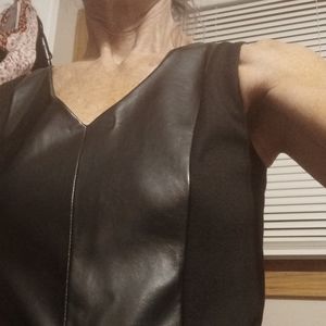 THML XS Dress Very cool dress,California,  spandex polyester, two pockets hi